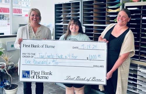 First Bank of Berne donates to Jay County – Back a 4-Her