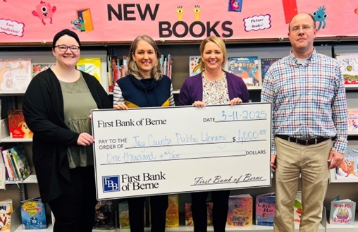 First Bank of Berne Supports Jay County Public Library’s Summer Programs with Generous Donation